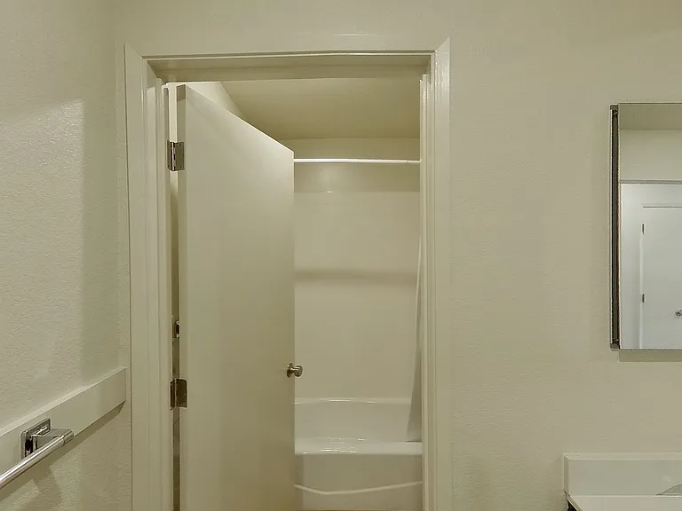 2437 Piedmont Ave — Photo 27