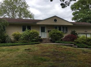 64 Wiltshire Dr, Commack, NY 11725