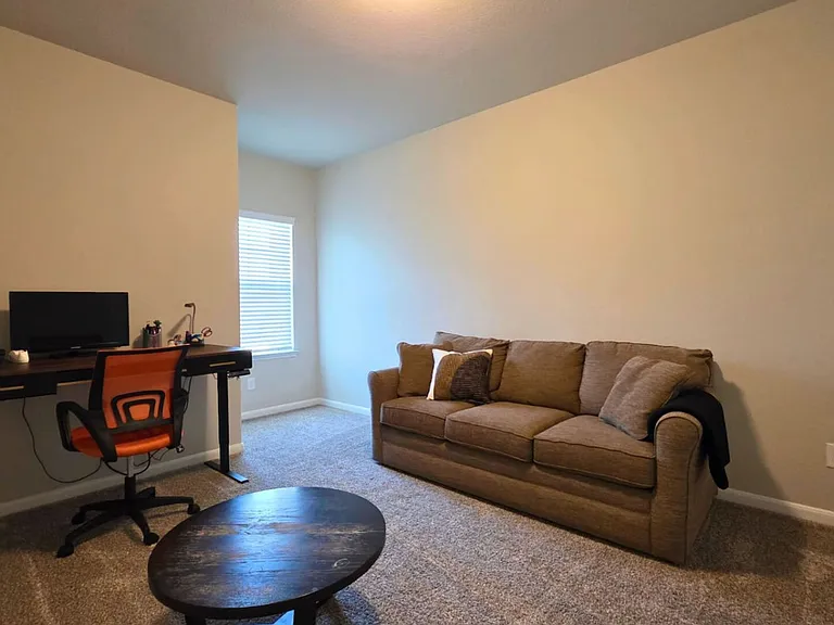 Lancer Cir — Photo 27