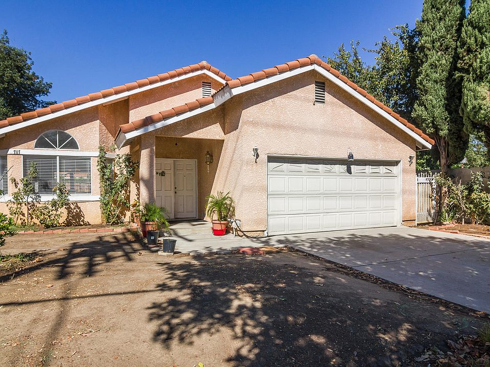 1st image of 7117 De Celis Pl