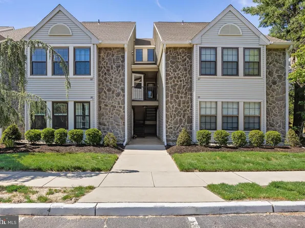 26 Provincetown Dr, Marlton, NJ 08053