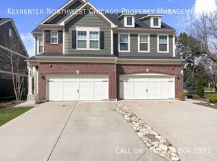 142 Roslyn Pl, Bloomingdale, IL 60108