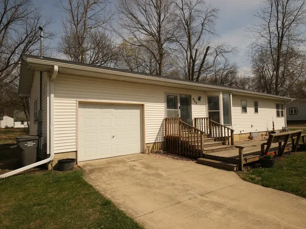 432 Okoboji Grove Rd, Arnolds Park, IA 51331