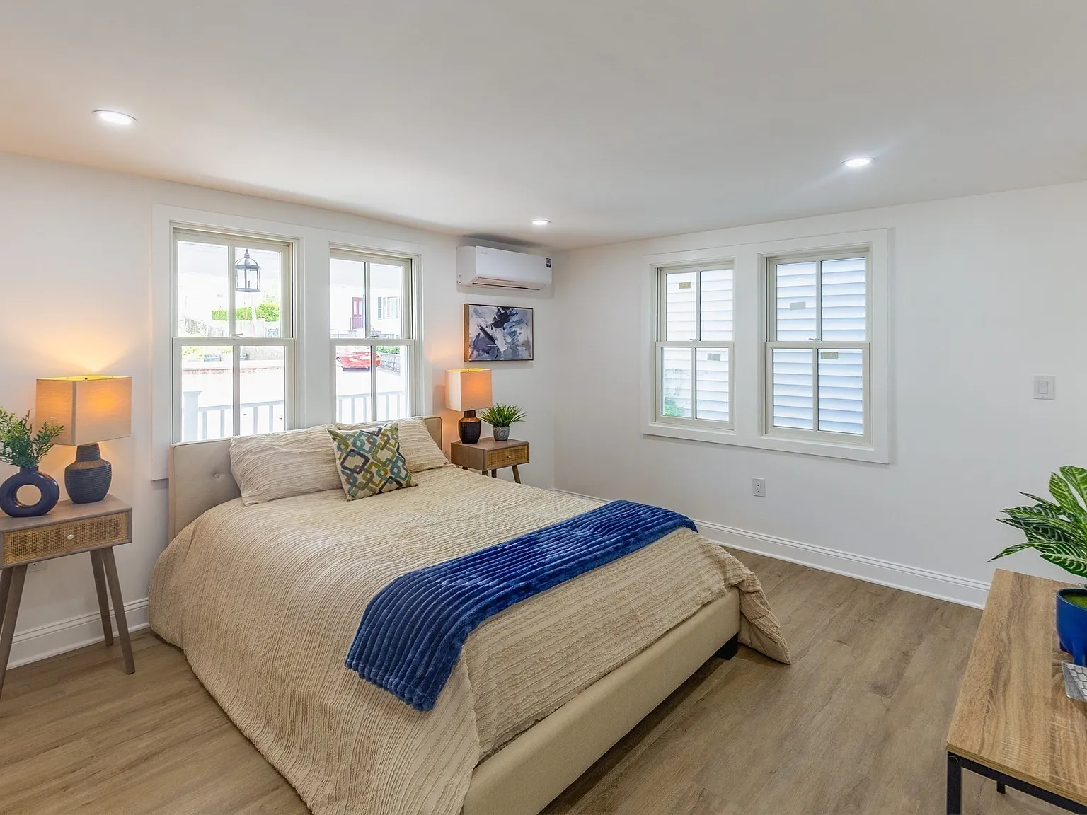 3 bed, 1200 sqft, $2,500 — Photo 4
