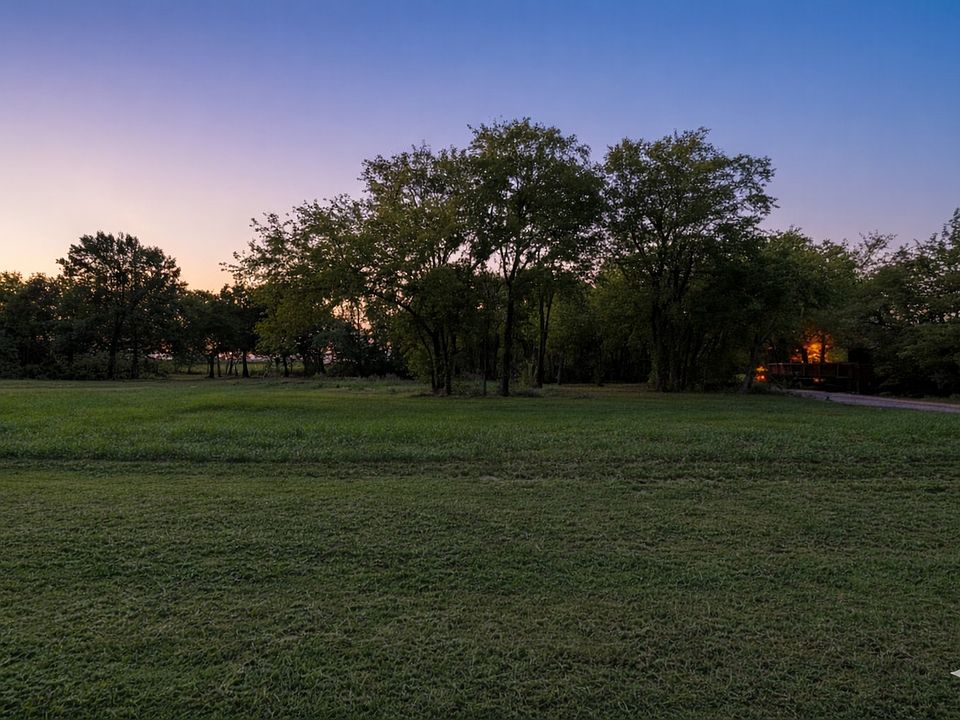 2nd image of 2524 Mountain Climb Rd