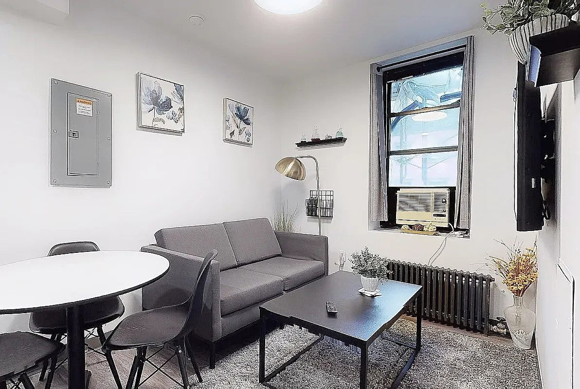 15 East 11th Street — Photo 1