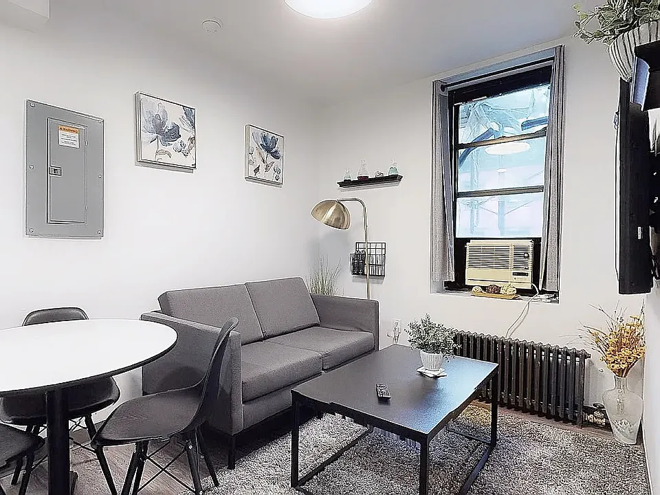 15 E 11th St #4J