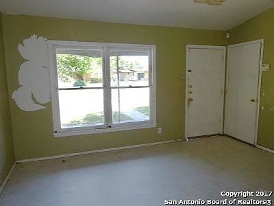 5th image of 830 Kopplow Pl