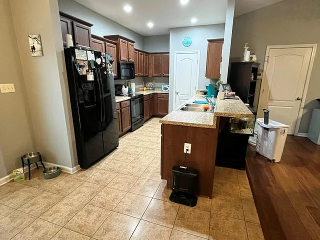 3 bed, 1589 sqft, $1,900 — Photo 3
