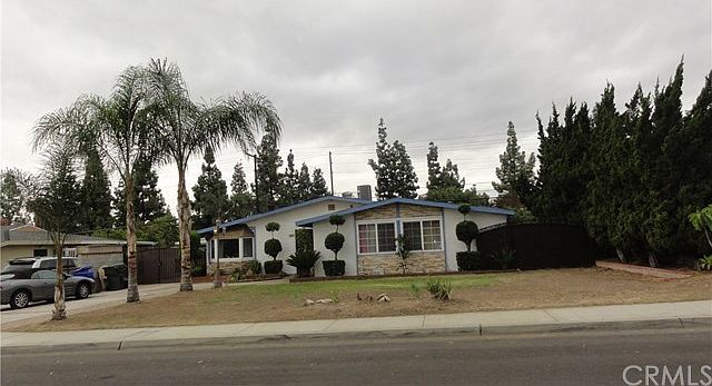 2nd image of 9836 Rose Ave