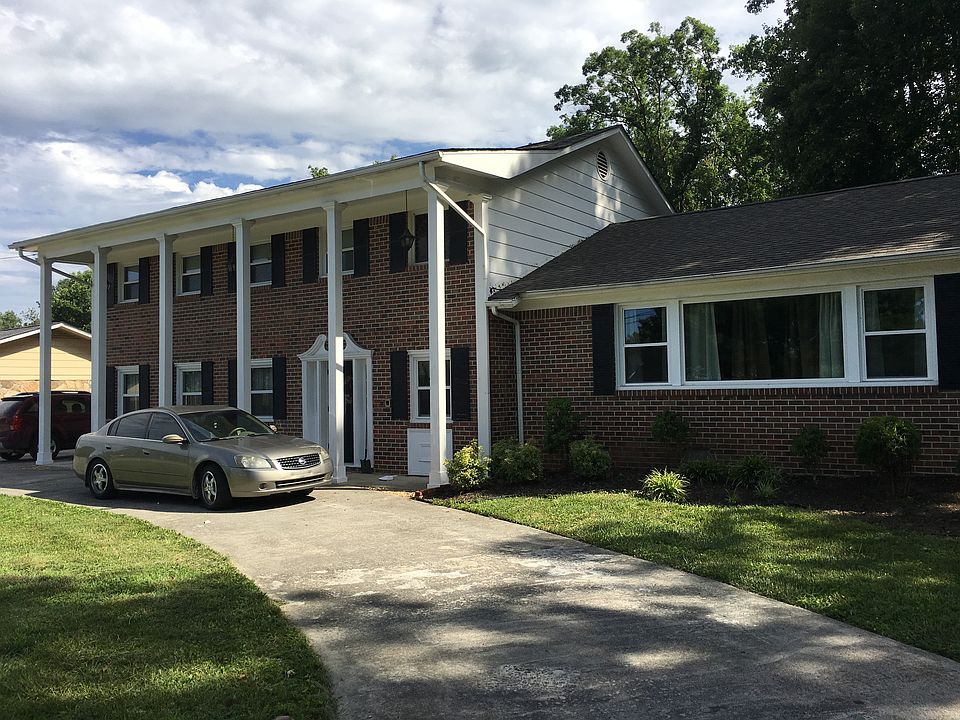 2nd image of 1205 Davis Dr NW