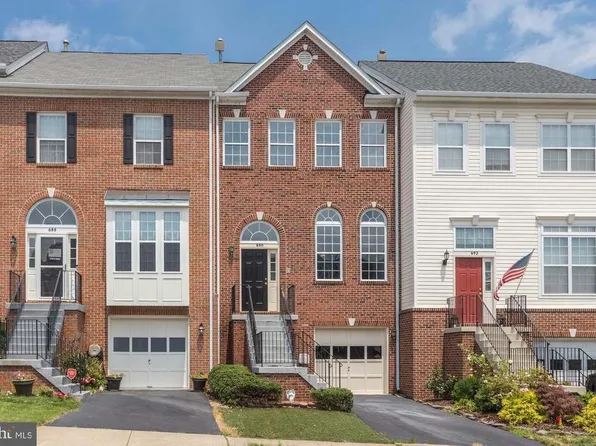 690 McLeary Sq SE, Leesburg, VA 20175