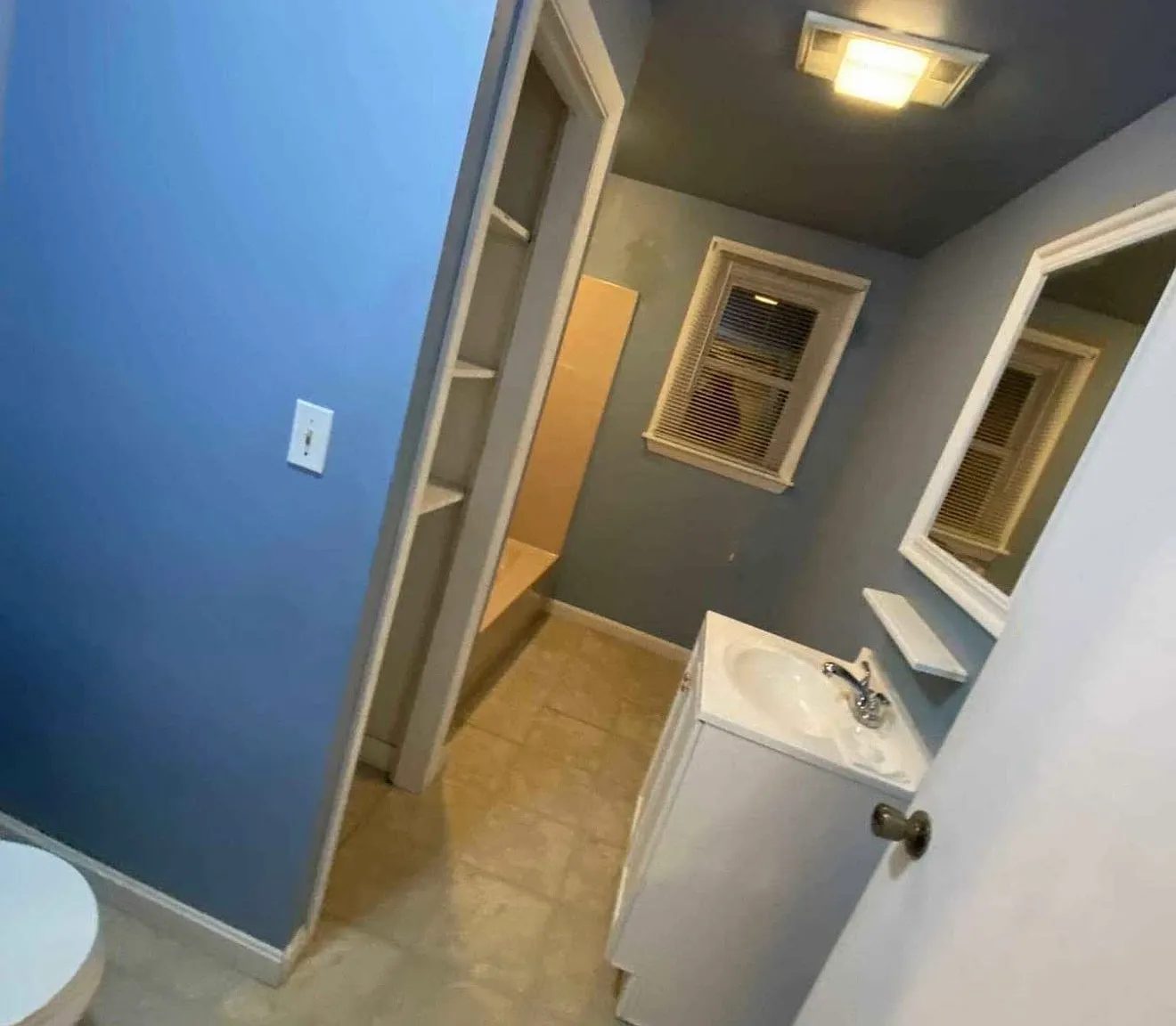 4 bed, 900 sqft, $2,300 — Photo 4