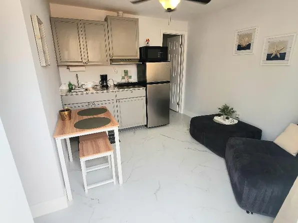 1700 NE 51st St, Pompano Beach, FL 33064