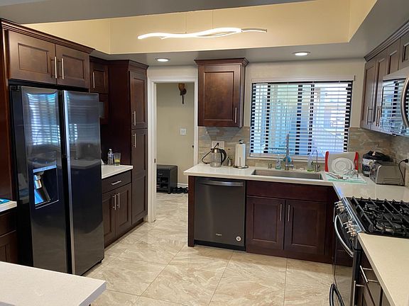 3rd image of 221 E Lexington Dr APT 305