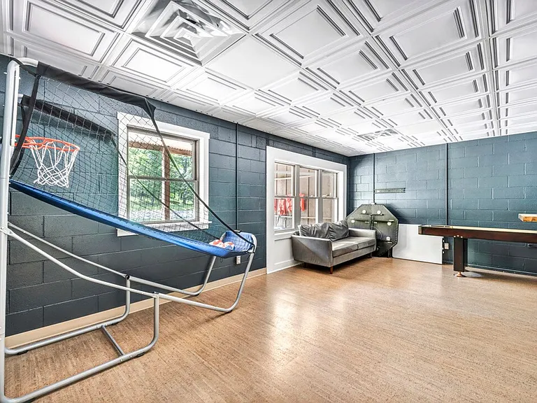 Building's Lounge