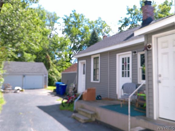 2nd image of 2115 Union Rd