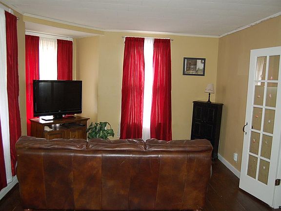 5th image of 214 N Constitution Ave