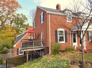 3310 S Wakefield St #B, Arlington, VA 22206