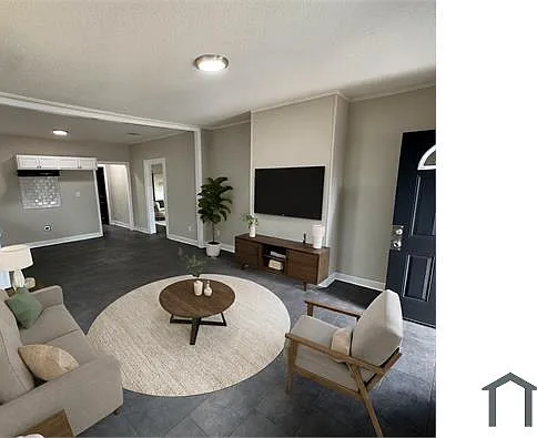 2760 Lola Ave — Photo 2