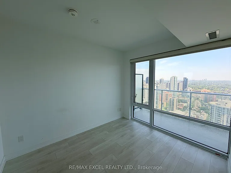 501 Yonge St #3506 — Photo 4