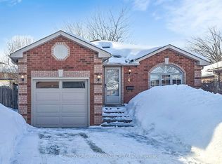 4 Irish Ln, Barrie, ON L4M 6H8