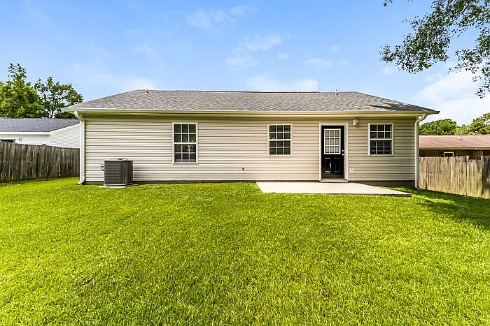 115 Ashdown Dr — Photo 10