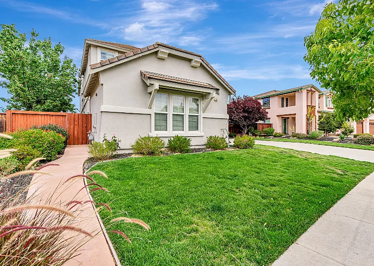 2852 Spanish Bay Dr — Photo 1