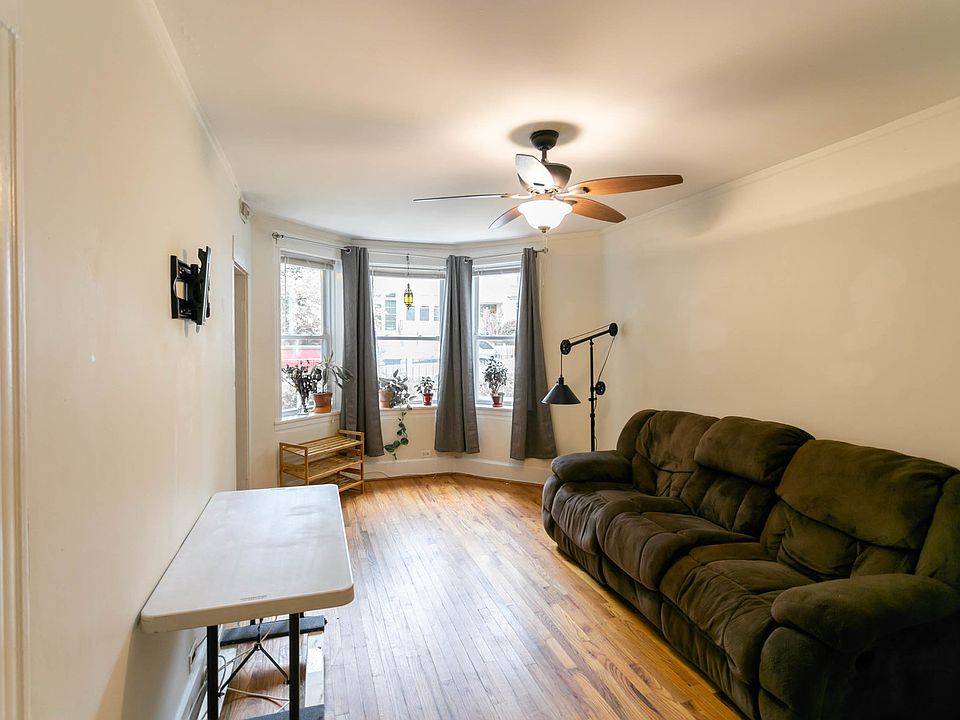 2nd image of 1709 W Barry Ave #G