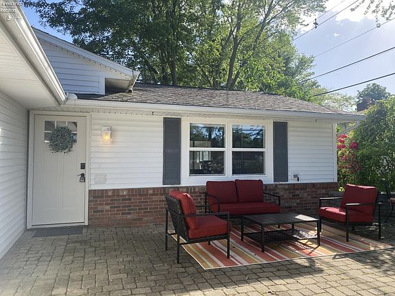2nd image of 303 Portland Dr