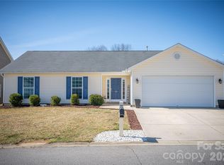 129 New River Dr, Fletcher, NC 28732