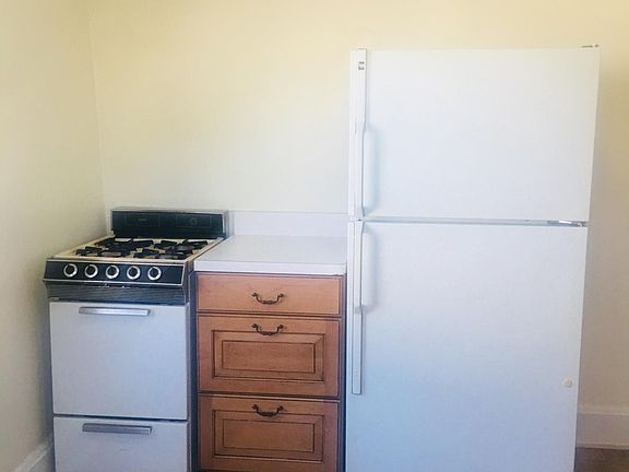 3rd image of 2616 Duck Creek Rd APT 4