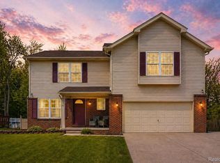 29516 Hunter St, Brownstown, MI 48183