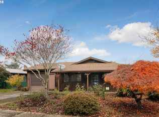 8337 NE Broadway St, Portland, OR 97220
