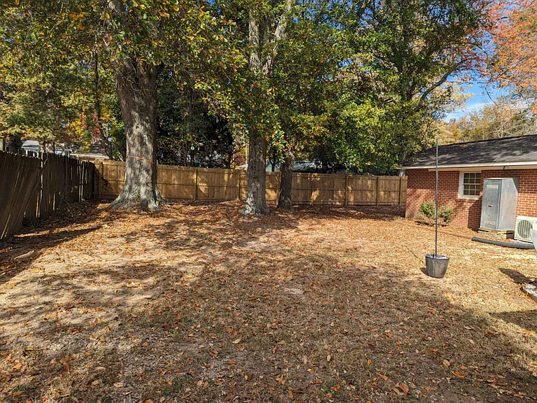 Bristol Dr — Photo 19