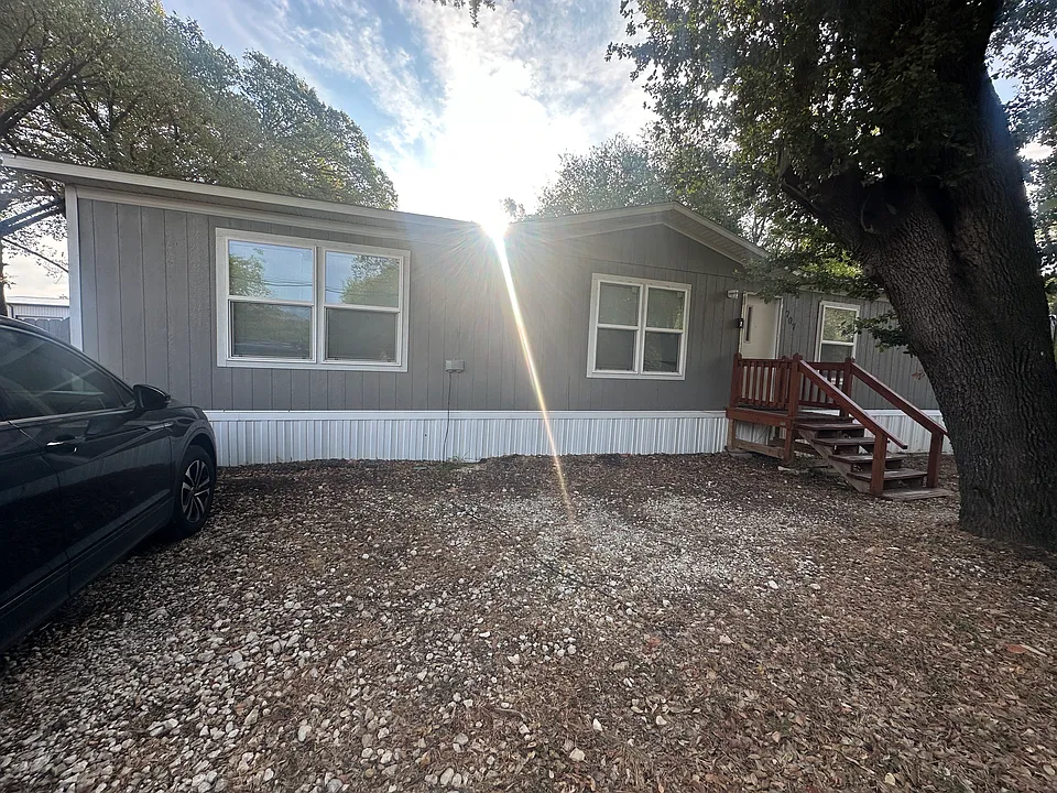 707 Golf Course Rd