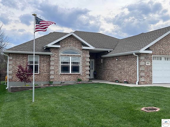 4th image of 452 Ash Ct