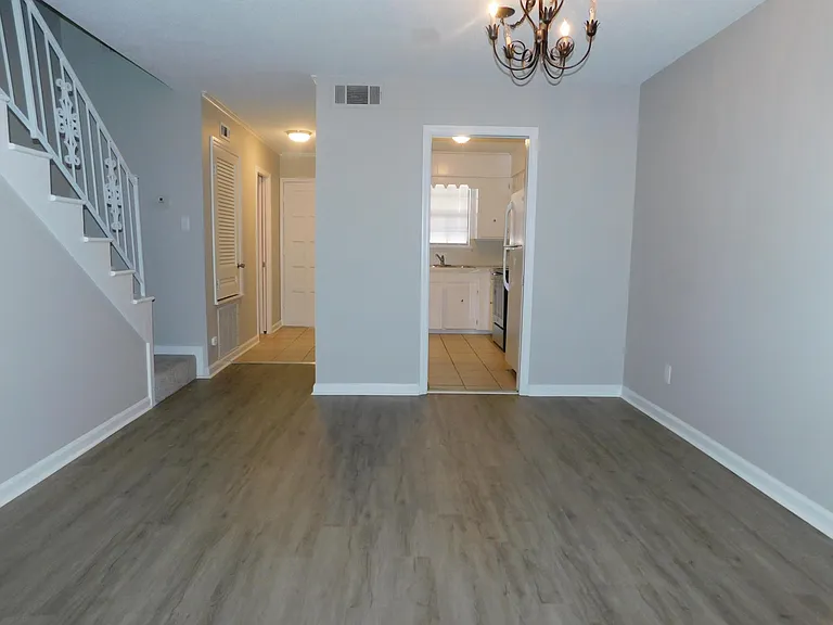 2119 Fendley Dr — Photo 10