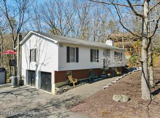 136 Alford Ct, Bushkill, PA 18324