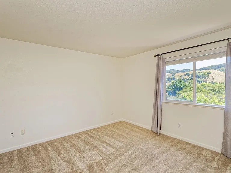 1012 Trailside Dr — Photo 28