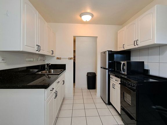 2nd image of 1803 Moser Dr