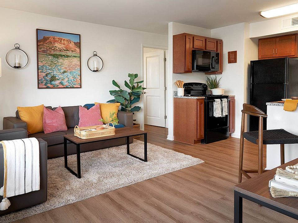 Live in style with modern open-concept layouts and fully equipped kitchens at The Preserve at Tuscaloosa. Furnished and unfurnished options available