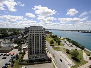 392 Front St N, Sarnia, ON N7T0B2