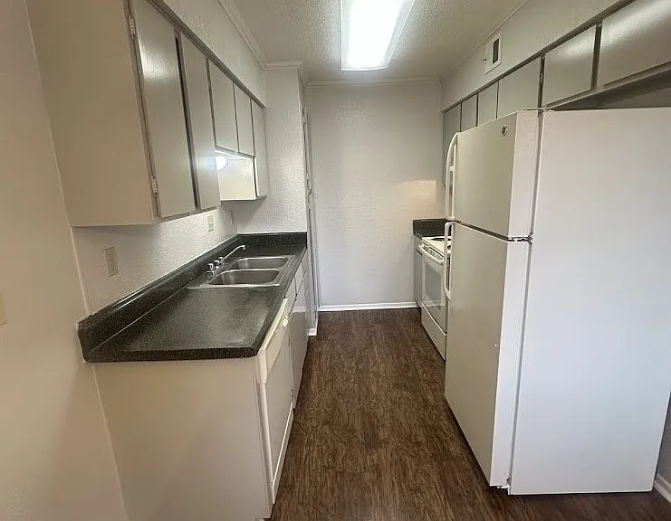 Juniper Springs Apartments — Photo 116