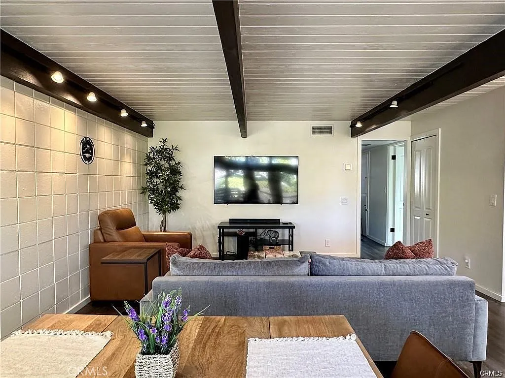 2 bed, 1.5 bath, 929 sqft, $3,900 — Photo 4