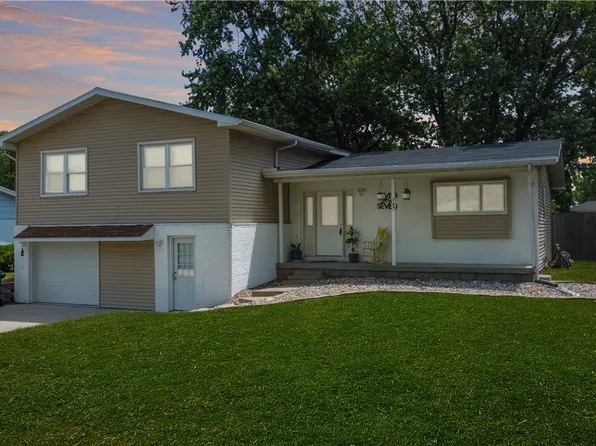 707 22nd St, Charleston, IL 61920