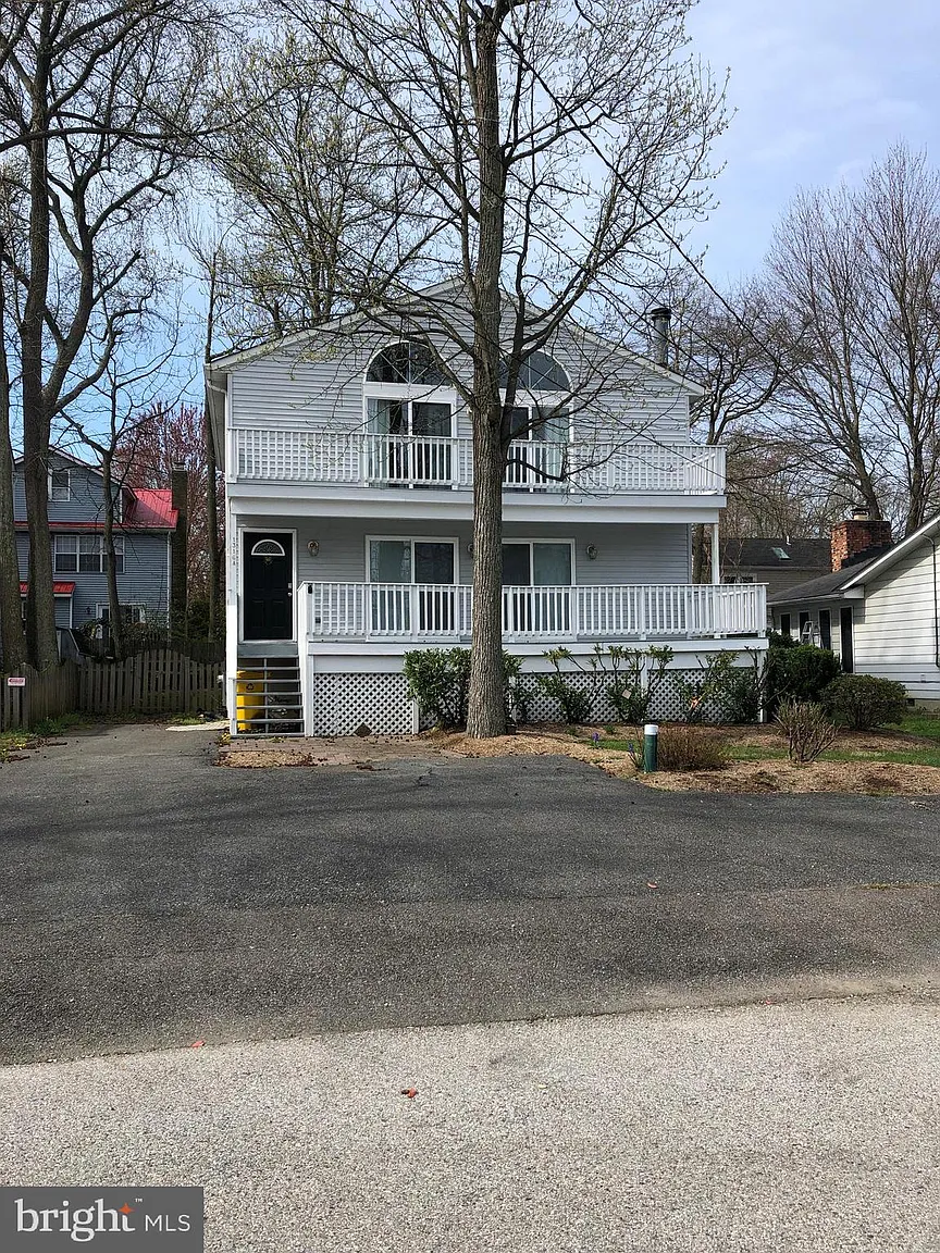 1319 Washington Dr photo 1
