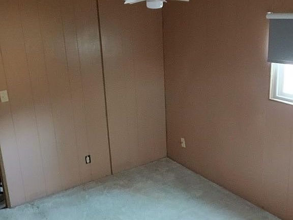 BR1 - NW corner, ceiling fan