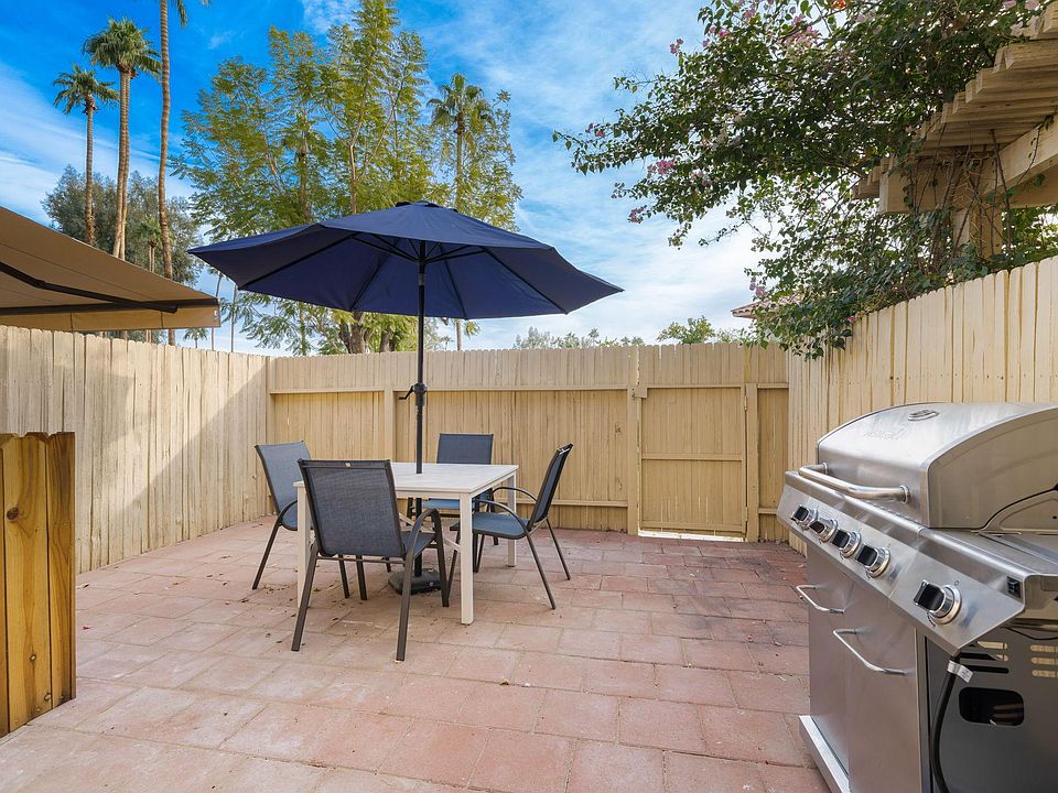 Back patio with BBQ.