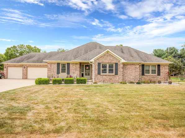 1061 W Willow Run Ct, Mooresville, IN 46158
